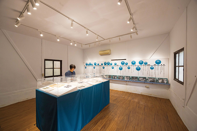 文物展間前身是郭芝苑晚年與大家交 流音樂的會客室。