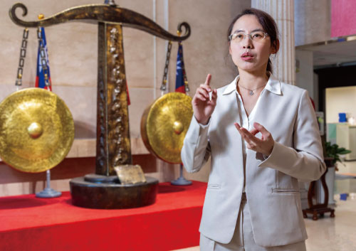 劉怡君檢察官指出，台積電２奈米竊密案的反思，在於企業不能只防止竊密，也要 防止員工帶不當取得的祕密進公司。