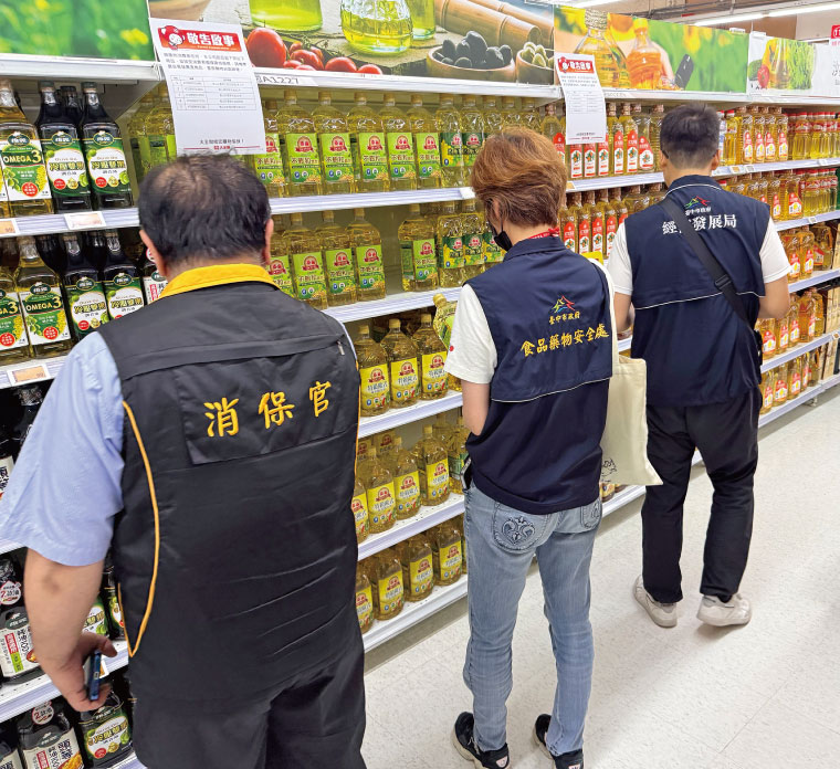 中聯油脂毒油案爆發後，政府旋即啟動下游產品勾稽與預防性下架， 但許多油品恐怕早已被民眾吃下肚。
