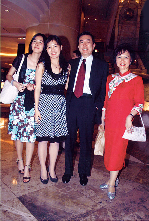 雖然年少時曾經叛逆,家庭始終是張 懸(左1)最堅實的依靠。