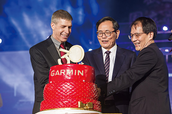 高民環與彭布爾、王正偉 一起為Garmin慶生