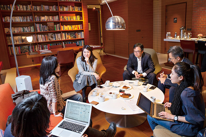 吳旻潔與《今周刊》採訪團隊