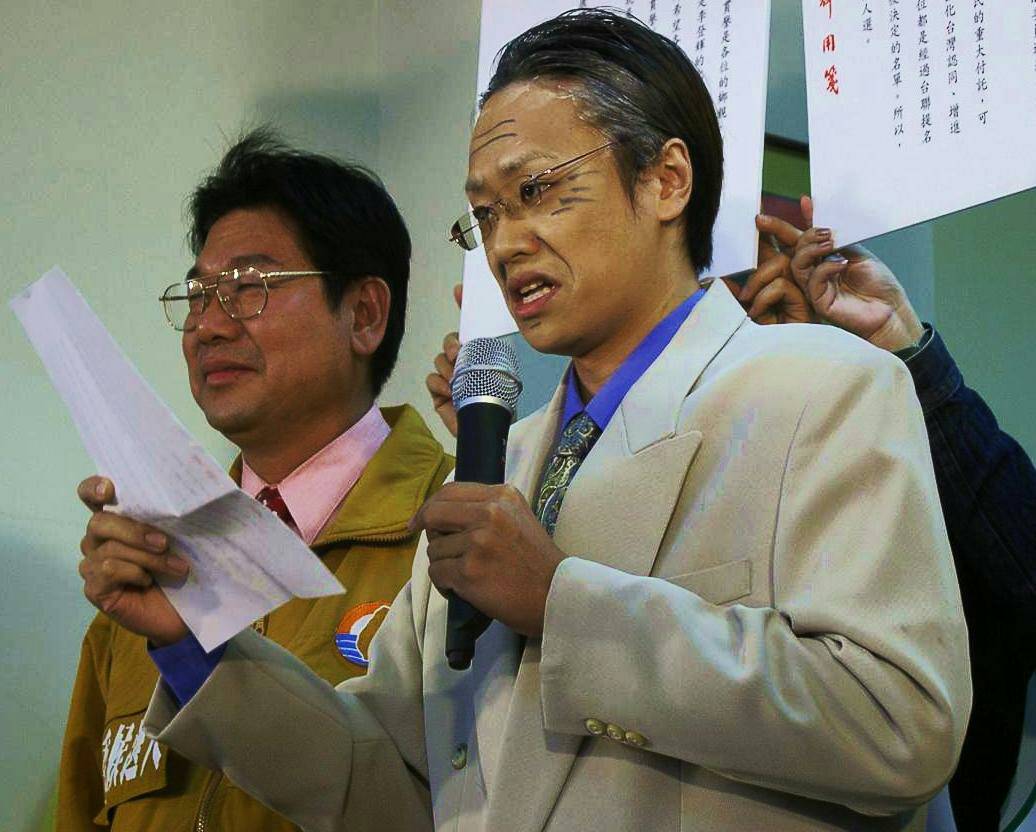 吳奇鴻曾在台聯黨造勢活動上,模仿李登輝。