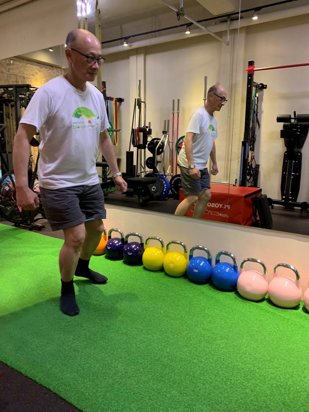 退休後,運動成為林芳郁重要的日程。圖片來源/林靜芸醫師提供