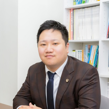 山口 央