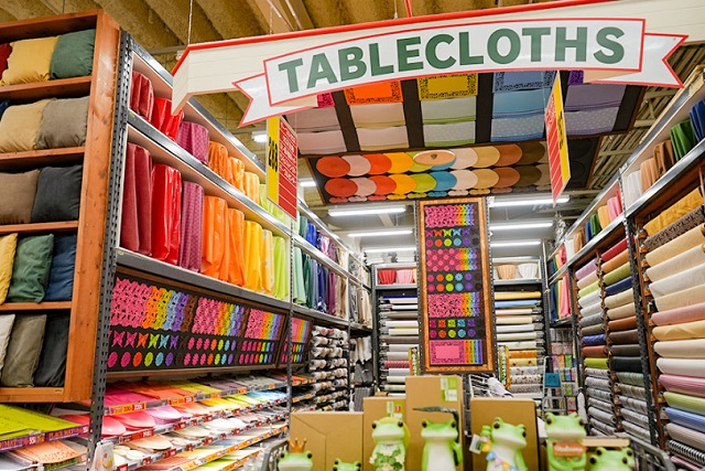 ワクワク体験を提供するテーマパークのような店舗設計！