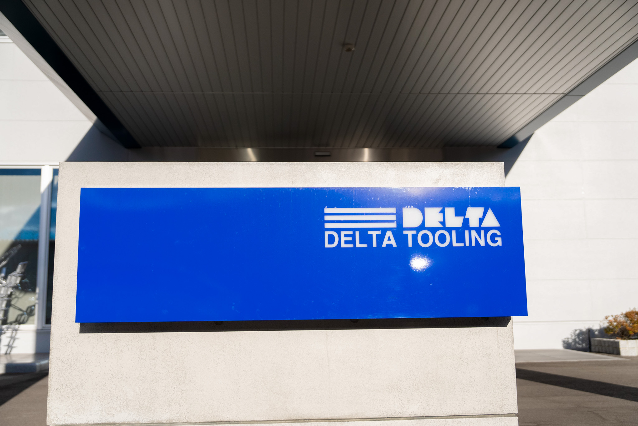 株式会社デルタツーリングのロゴ