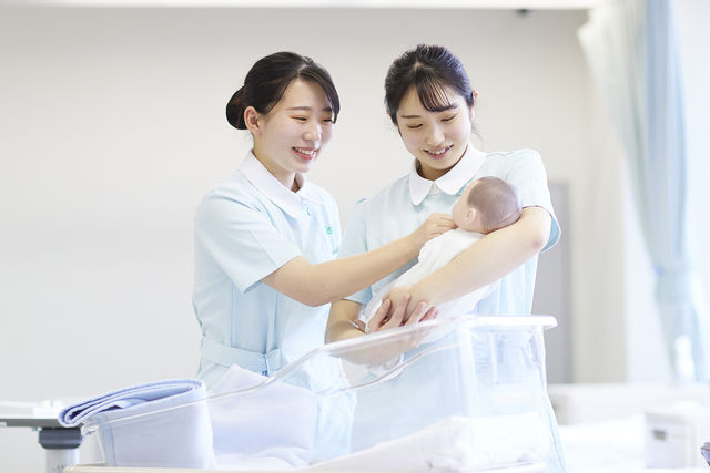 医療４年制学部＜高度専門士＞ 高度看護保健学科 全国で9校のみ。希少な統合カリキュラム。4年間で「看護師」・「保健師」、2つの国家資格とスキルを取得する。
