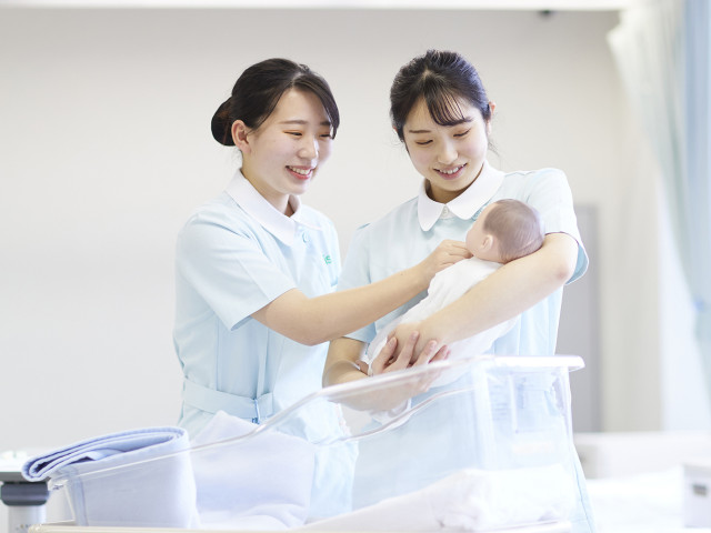 医療４年制学部＜高度専門士＞ 高度看護保健学科 全国で9校のみ。希少な統合カリキュラム。4年間で「看護師」・「保健師」、2つの国家資格とスキルを取得する。