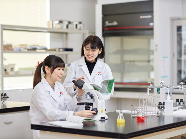 栄養士学科 「栄養」×「調理」で実践力のある栄養士を目指す