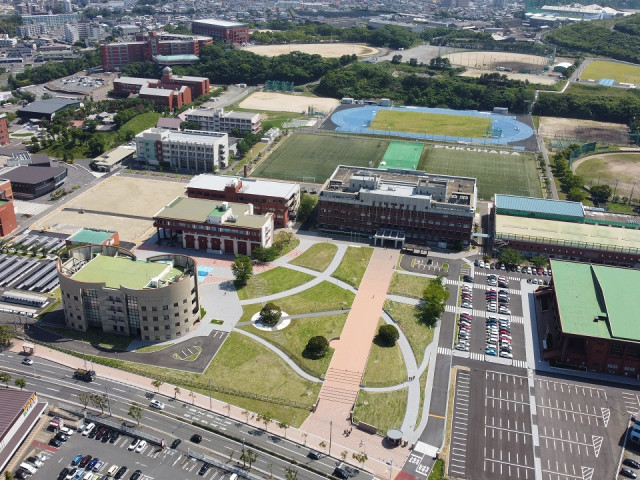 九州共立大学