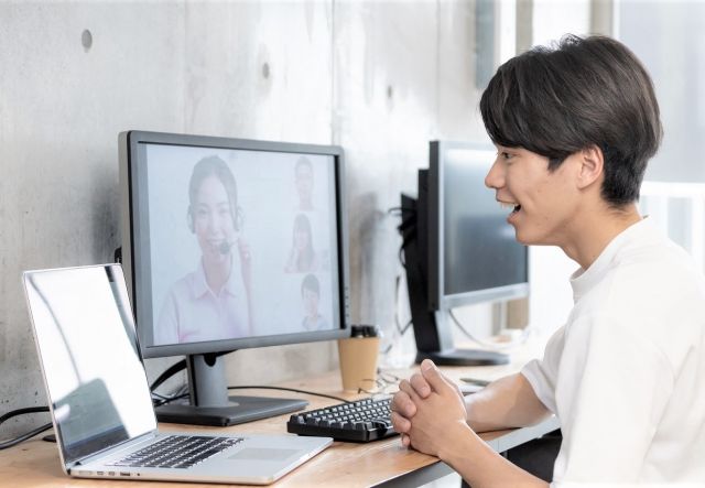 国際応用情報学科 好きな場所で自分のペースに合わせて学ぶ