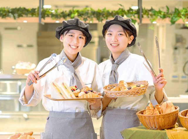 パティシエ・カフェ科 ブーランジェ・製パンコース パン製造の基礎から応用まで総合的に学び、時代に合ったブーランジェを目指します