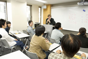 インターナショナルコミュニケーション科 国内大学編入コース あなたを「本当に入りたい大学」へ導きます。