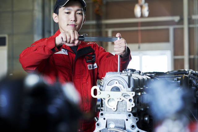 自動車工学科 2級自動車整備士コース 2年後に「2級自動車整備士［国家資格］」にチャレンジ！目指すはプロの「カーメカニック」