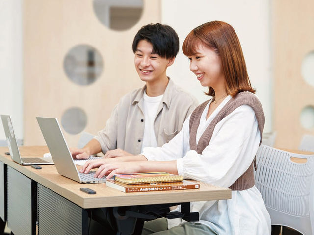 WEBデザイン・ITプログラミング科 WEBデザインコース WEB制作やデザインについて深く学び、確かなスキルを身につける