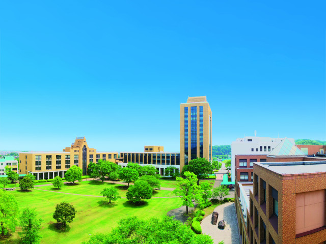 駿河台大学