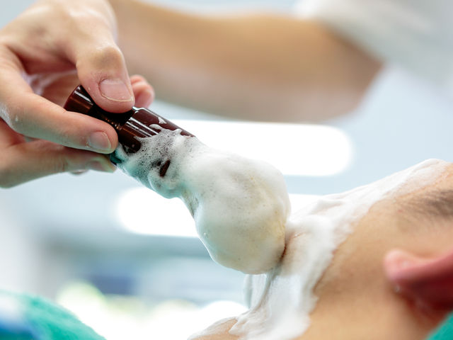 理容科 時代の変化を見つめ、幅広く対応できる理容師をめざす