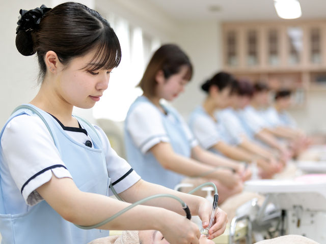 ビューティーセラピスト科 体と心の美に携わる、洗練されたエステティシャンをめざす