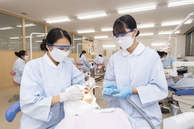 歯科衛生士科 笑顔咲かせるデンタルスペシャリストへ。