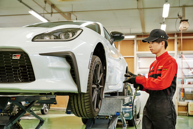 二級自動車工学科 人とクルマの未来を支えるエンジニアに