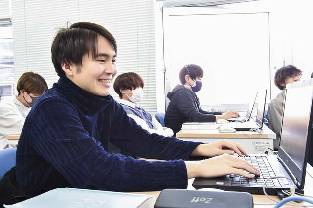 情報スペシャリスト学科 社会と企業の基盤を支える、プログラムの作成とテクニックを習得