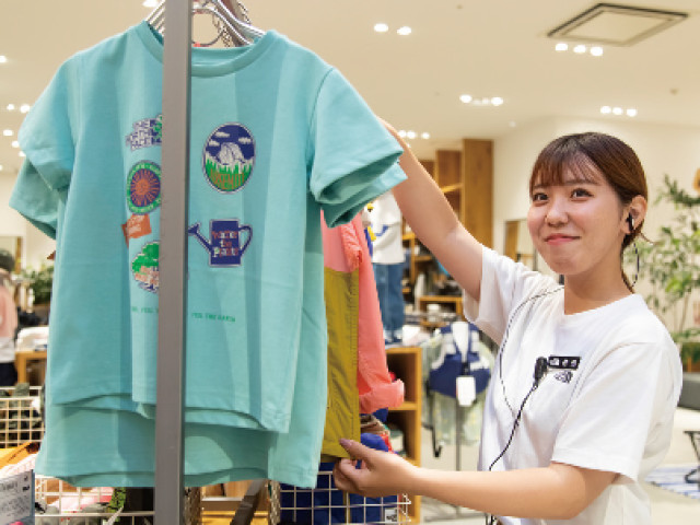 スポーツビジネス科 スポーツショップコース スポーツの特性や消費者を理解した商品提供法を学ぶ。