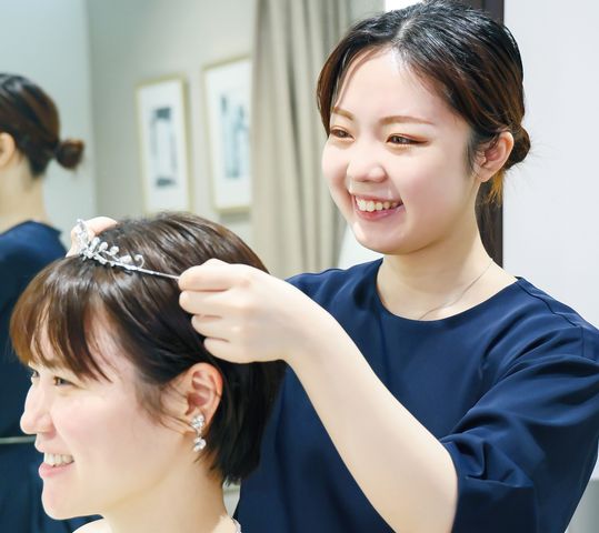 美容科 ブライダルコース 美容師国家資格＋ブライダル（メイク・花嫁着付）2つのスキルで就職先の幅が広がる。
