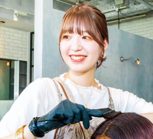 美容科 ヘアカラーリストコース カラーのスペシャリストとしての知識と技術が学べる。