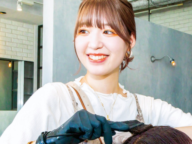 美容科 ヘアカラーリストコース カラーのスペシャリストとしての知識と技術が学べる。