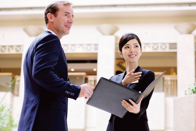 リゾート観光・ホテルエアライン科 ホテル＆エアラインコース 国内・国外のお客様の快適な旅をサポートするプロフェッショナルとしての接客力を身につける。