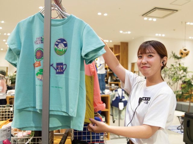 スポーツビジネス科 スポーツショップコース スポーツの特性や消費者を理解した商品提供法を学ぶ。