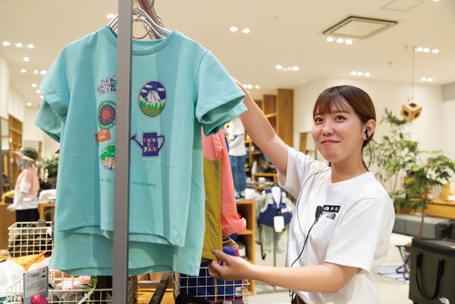 スポーツビジネス科 スポーツショップコース スポーツの特性や消費者を理解した商品提供法を学ぶ。