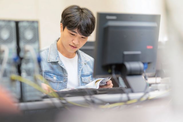 情報処理科 IT業界の最前線で活躍できる、システムエンジニアになる