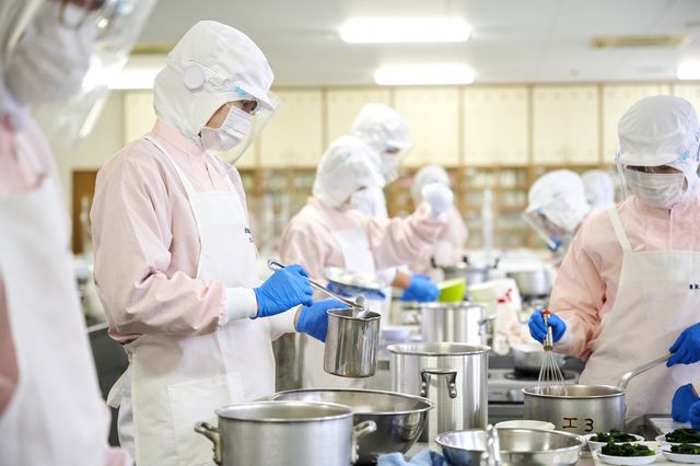 食物栄養学科 集団給食や医療の現場で活かされる専門知識や技術を修得