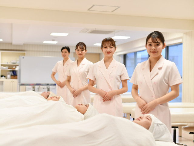 トータルビューティ学科 現役のプロが認めるカリキュラム