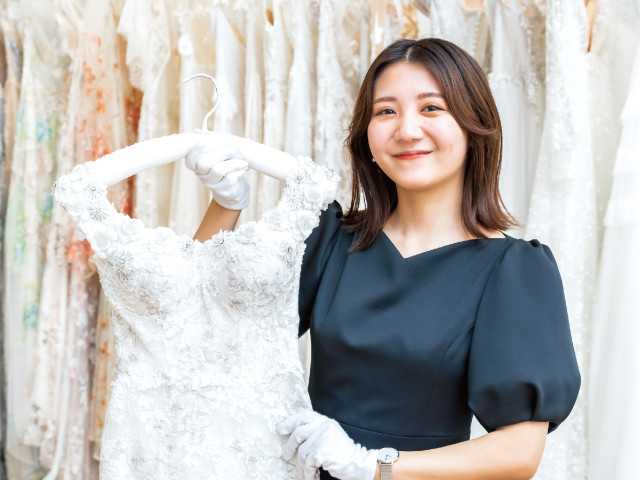 ブライダルヘアメイク＆ドレス科 ドレススタイリストコース 運命の1着をコーディネートするドレススタイリスト。ドレスからアクセサリーまで、トータルにスタイリングできるセンスを磨きます！