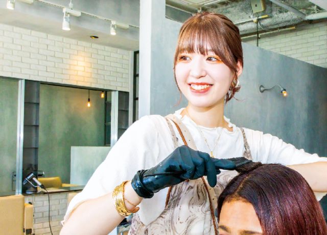 美容科（2年制） ヘアカラーリストコース カラーのスペシャリストとしての知識と技術が学べる。