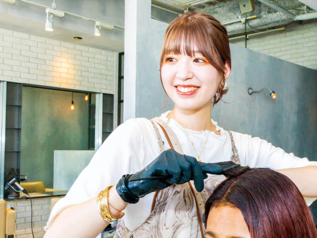 美容科 ヘアカラーリストコース カラーのスペシャリストとしての知識と技術が学べる。