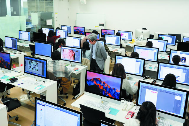 表現学部 表現文化学科 情報文化デザインコース より良い情報コミュニケーション社会をつくる