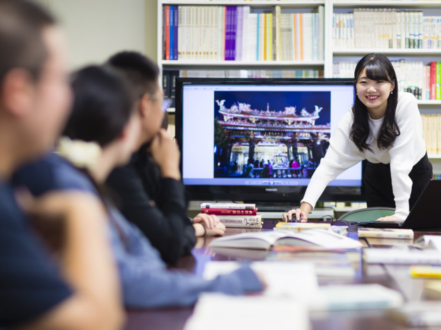 文学部 人文学科 哲学･宗教文化コース 哲学と宗教、2つの視点から人類普遍の問いを探究する