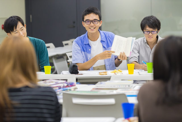 文学部 人文学科 国際文化コース 「文化」と「ことば」を軸に「現代」を追究