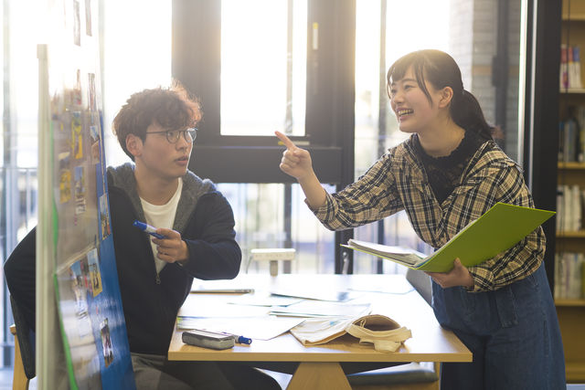 地域創生学部 地域創生学科 「経済学」を基盤として地域活性化に貢献する人材を育成