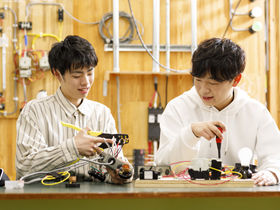 電気エネルギー工学科 「電気工事」のあるところすべてで必要とされるプロフェッショナルを育成する。