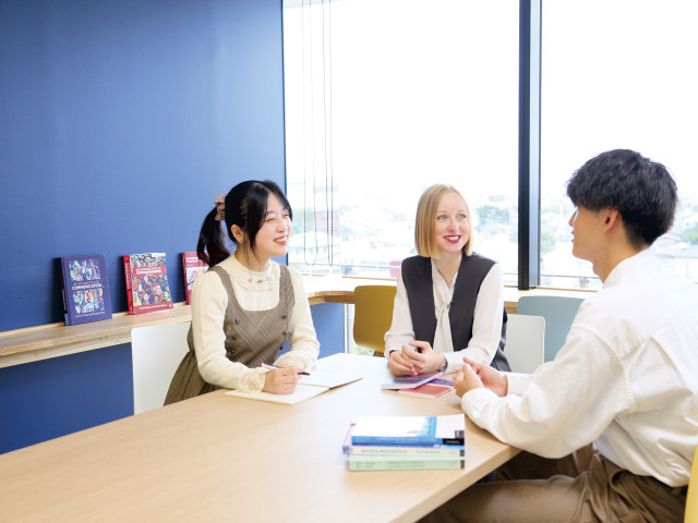 文学部 現代英語学科 コミュニケーションのための英語力と異文化理解力を育成