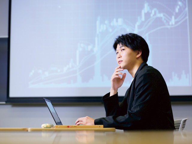 経営学部 経営学科 時代が求める経営学を身につけ、これからの社会の発展に貢献する