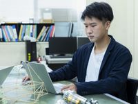 先輩・先生の声？