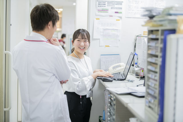 医療秘書科 医師事務コース 進化する医療のニーズにこたえ、医師のパートナーとして活躍する！