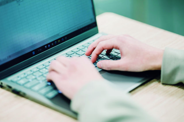 ＩＴスキル科 情報処理コース プログラマ、システムエンジニアをめざし、情報処理の資格取得とプログラミングスキルを習得します