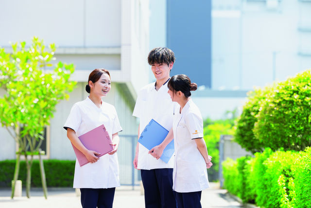 四日市看護医療大学